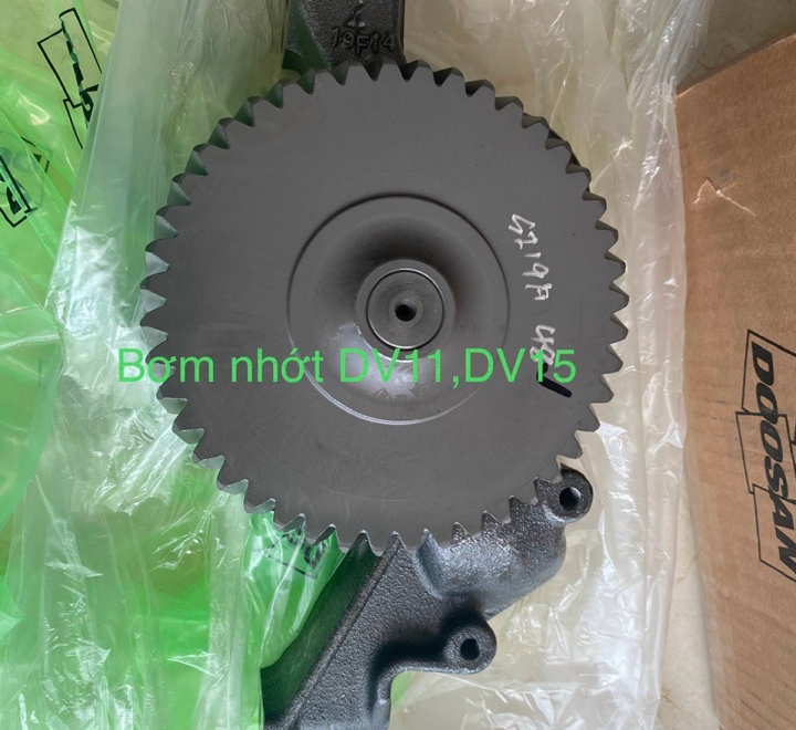 BƠM NHỚT DV