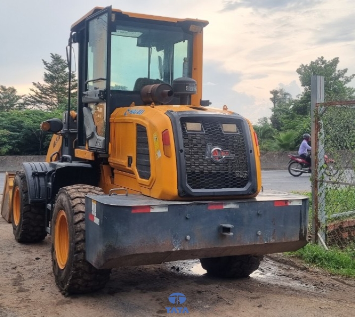 MÁY XÚC LẬT MS003